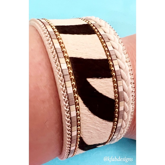 LAST! Animal Print Faux Fur and Leather Gold Tone magnetic lock bracelet - Picture 3 of 5